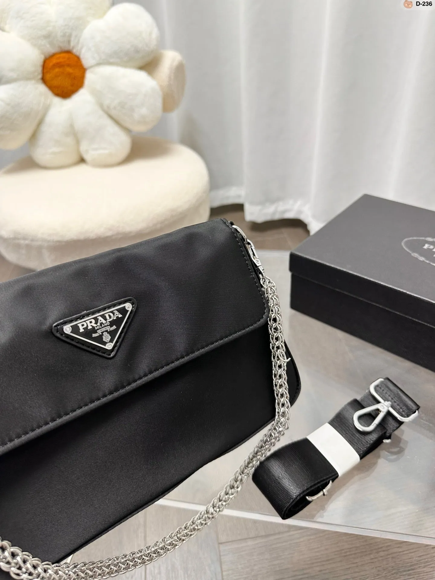 PD196 Shoulder Bag / 10.6x2x5.5inch