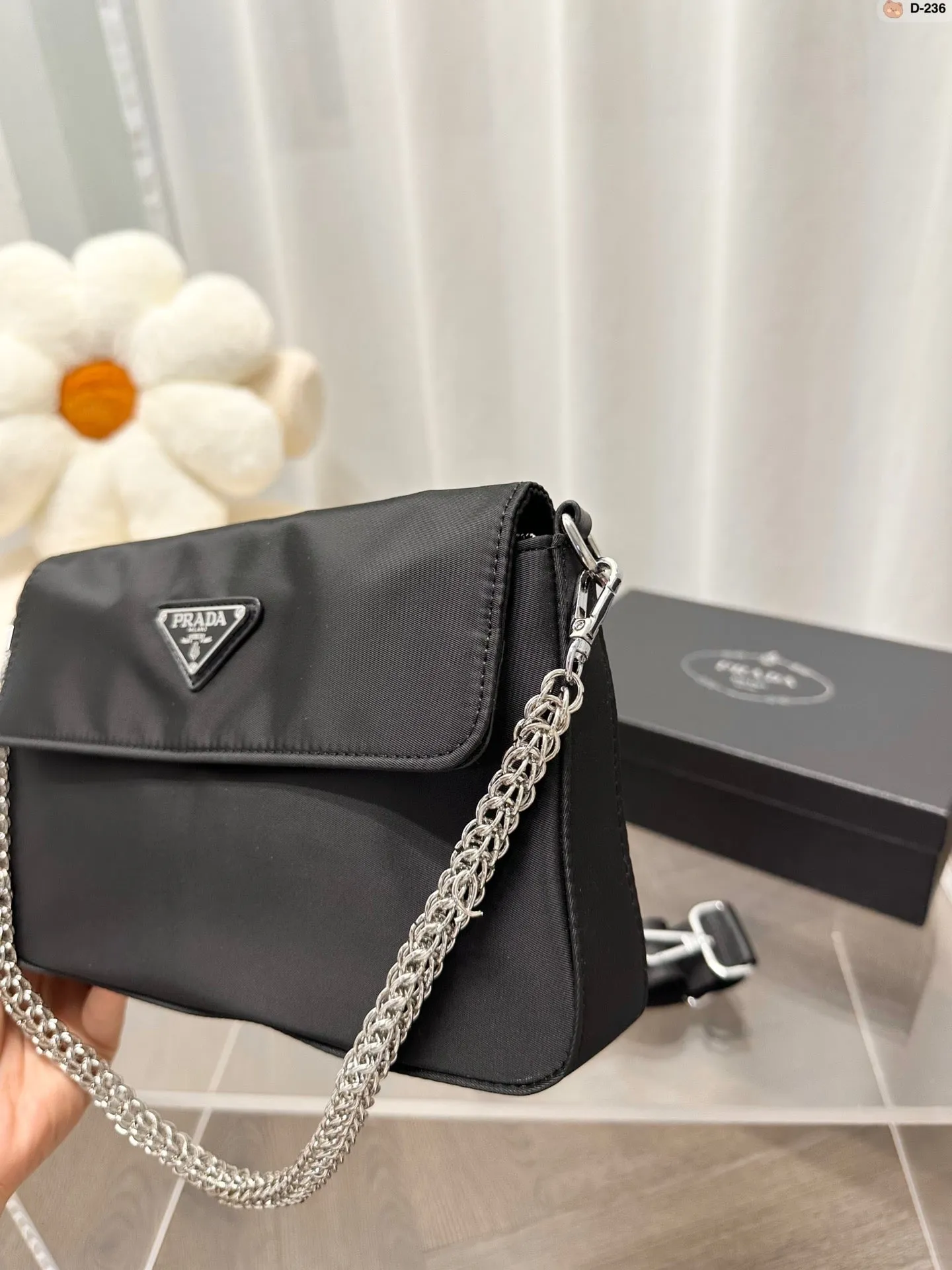 PD196 Shoulder Bag / 10.6x2x5.5inch