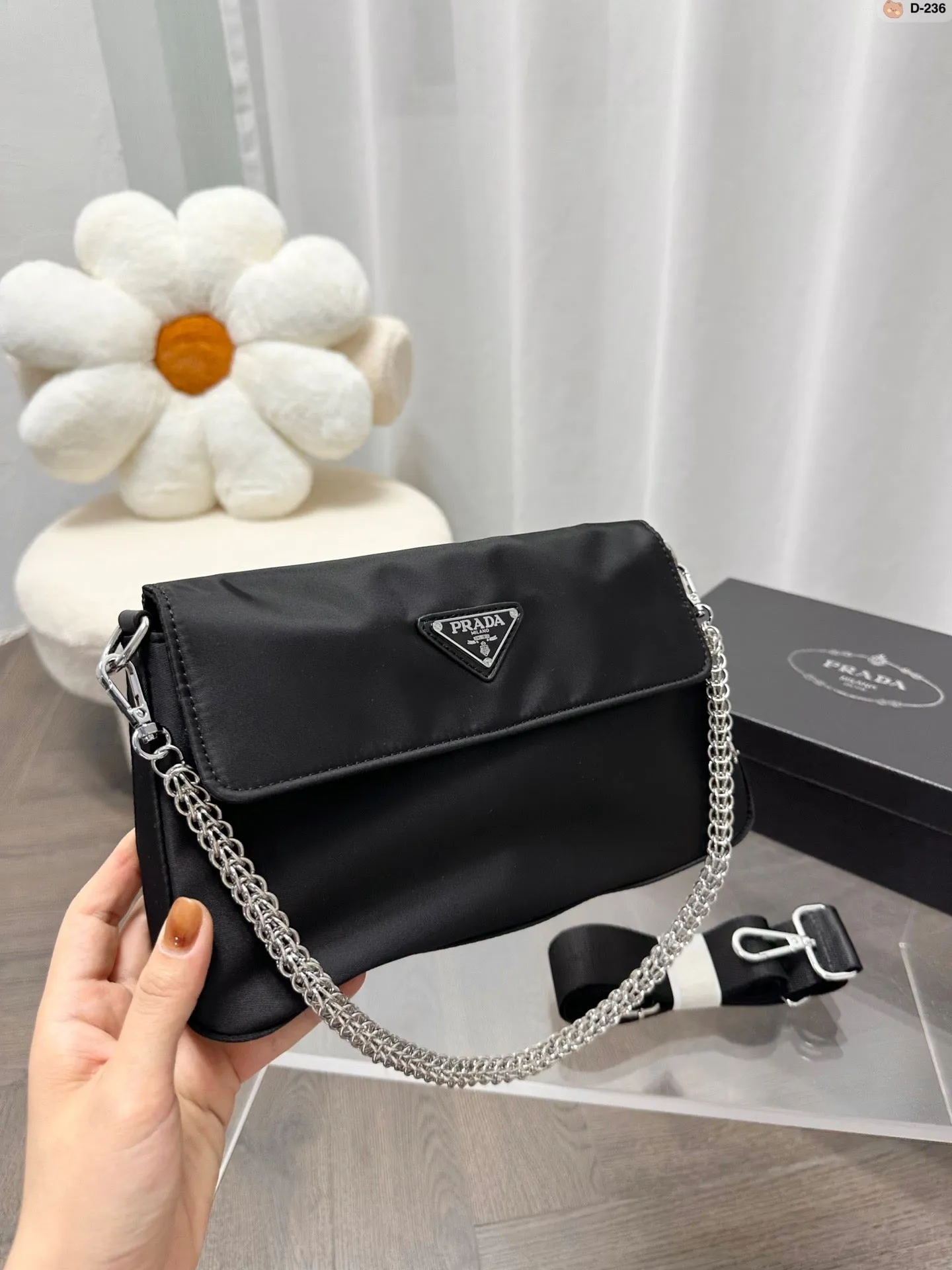 PD196 Shoulder Bag / 10.6x2x5.5inch