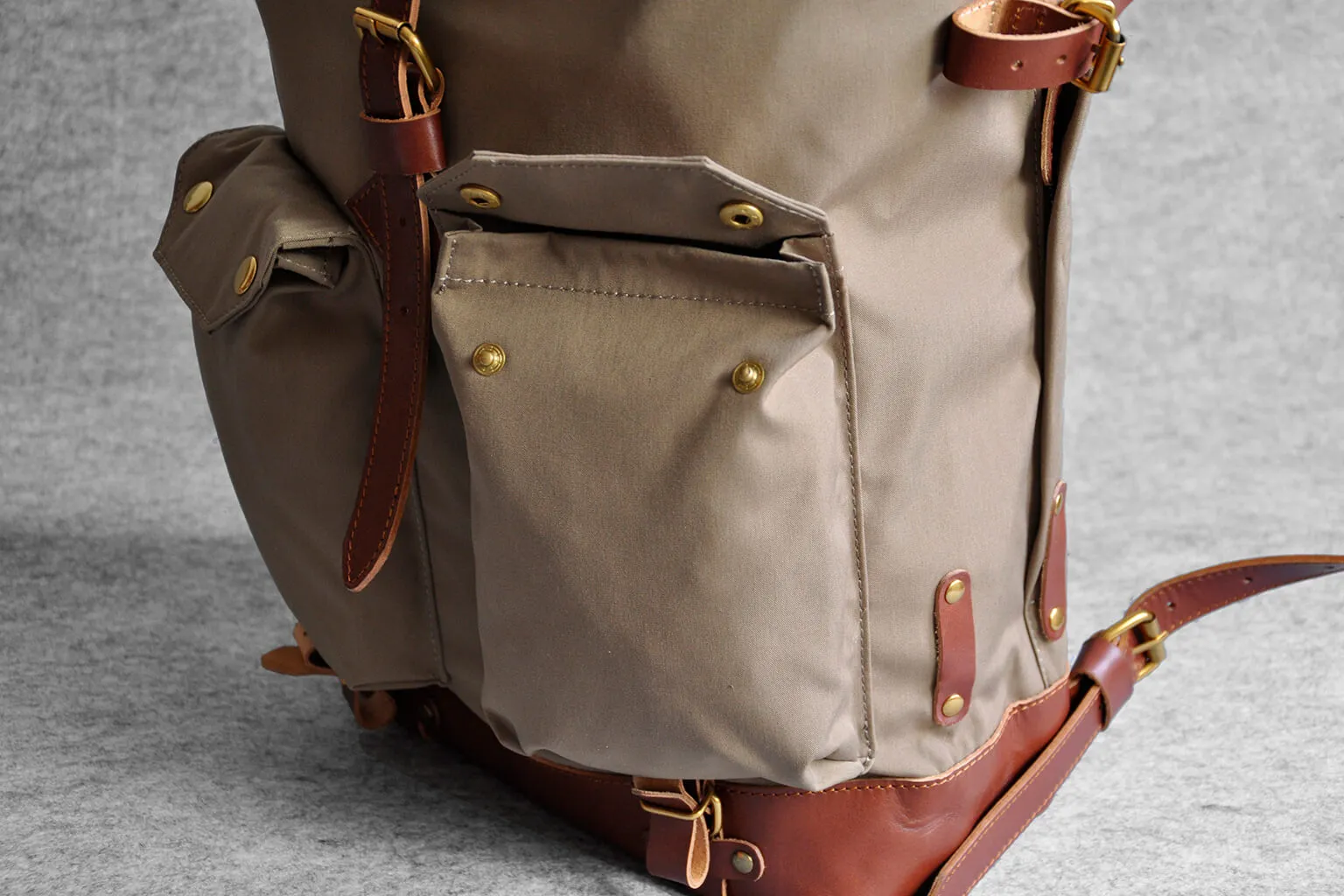 TRAVEL BACKPACK - khaki