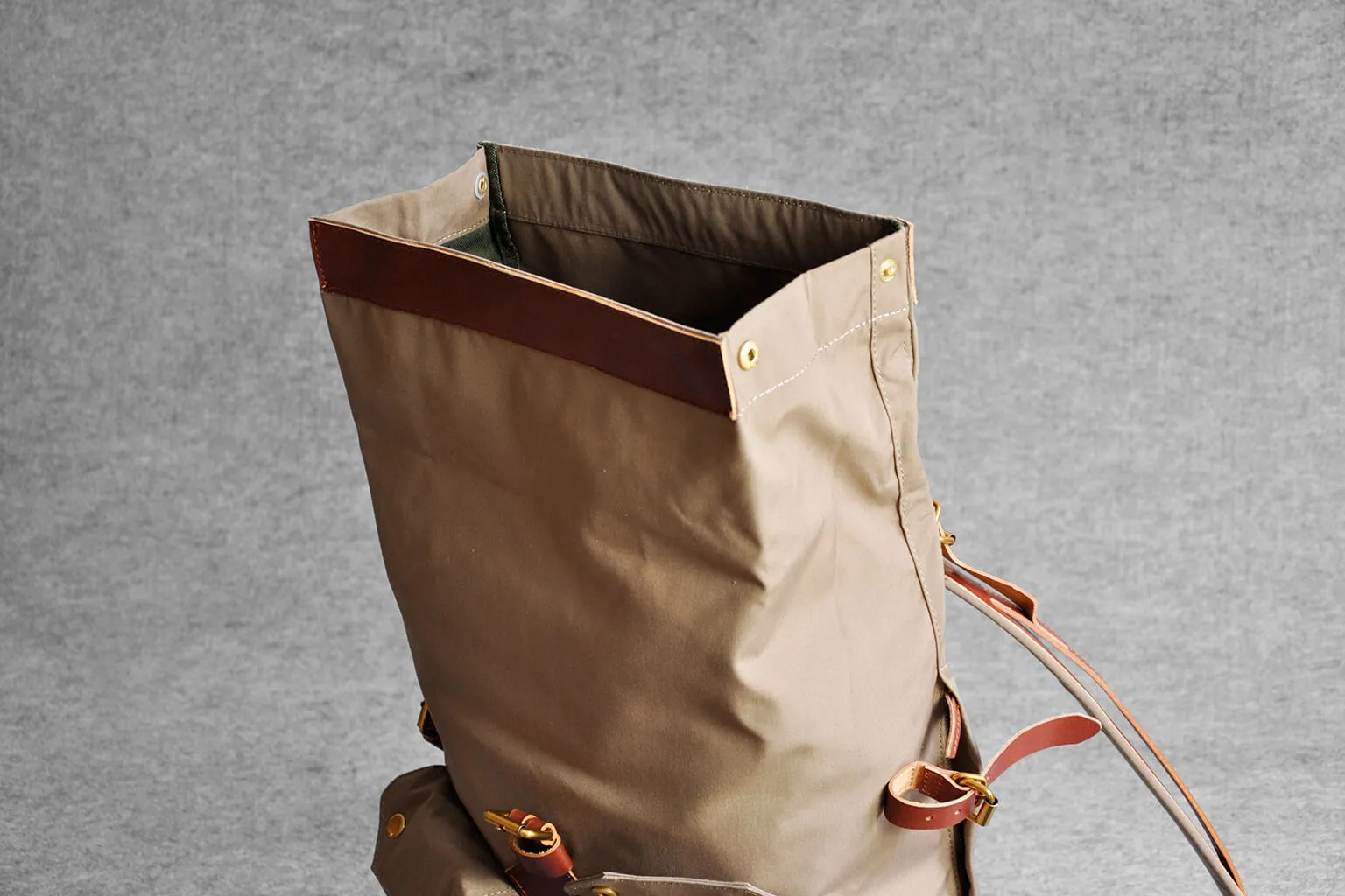 TRAVEL BACKPACK - khaki